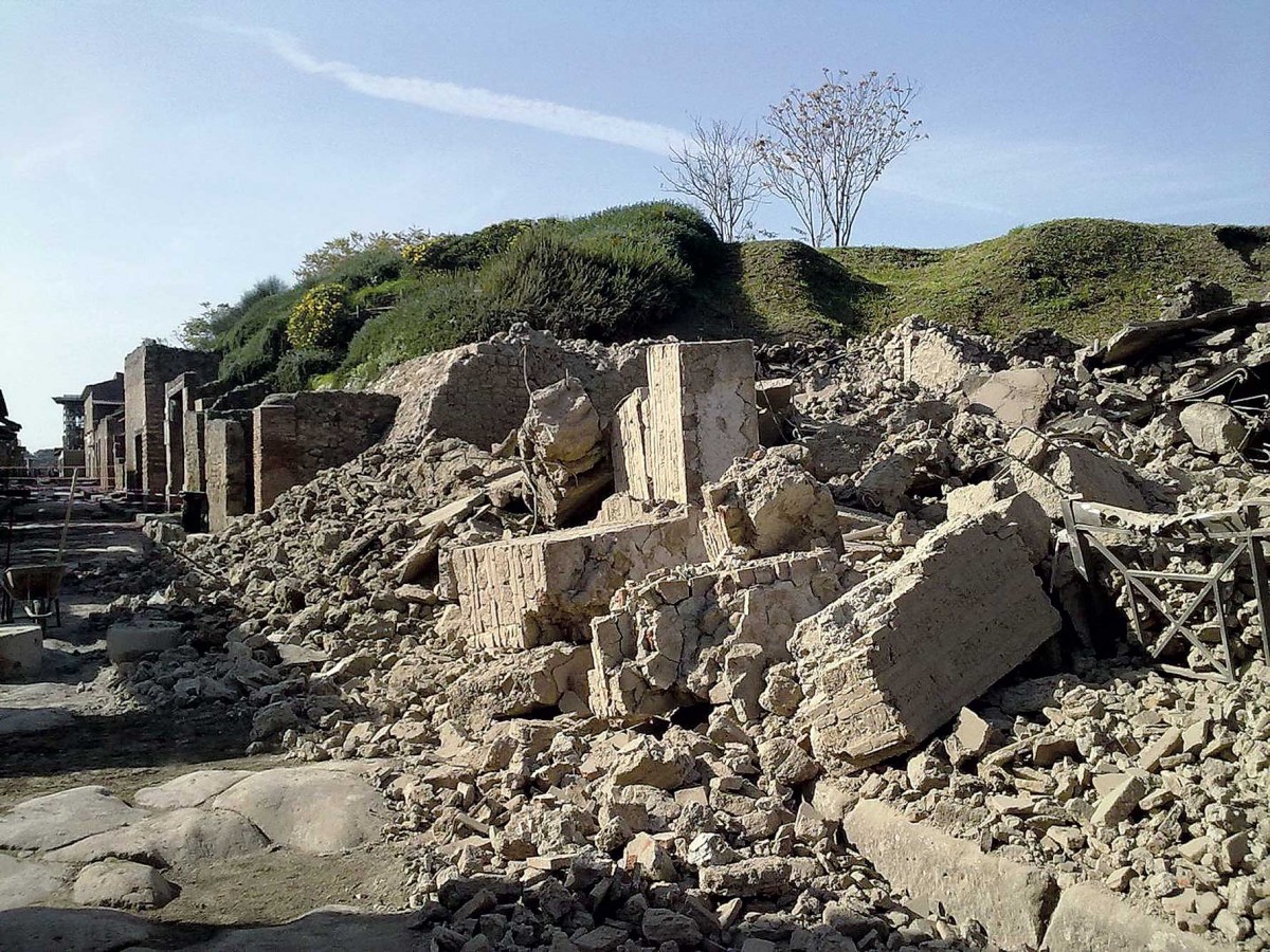 Debris is seen after a house, once used by gladiators to train before combat, collapsed in Pompeii November 6, 2010. 