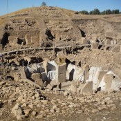 Archaeologist pays for stolen statue’s head