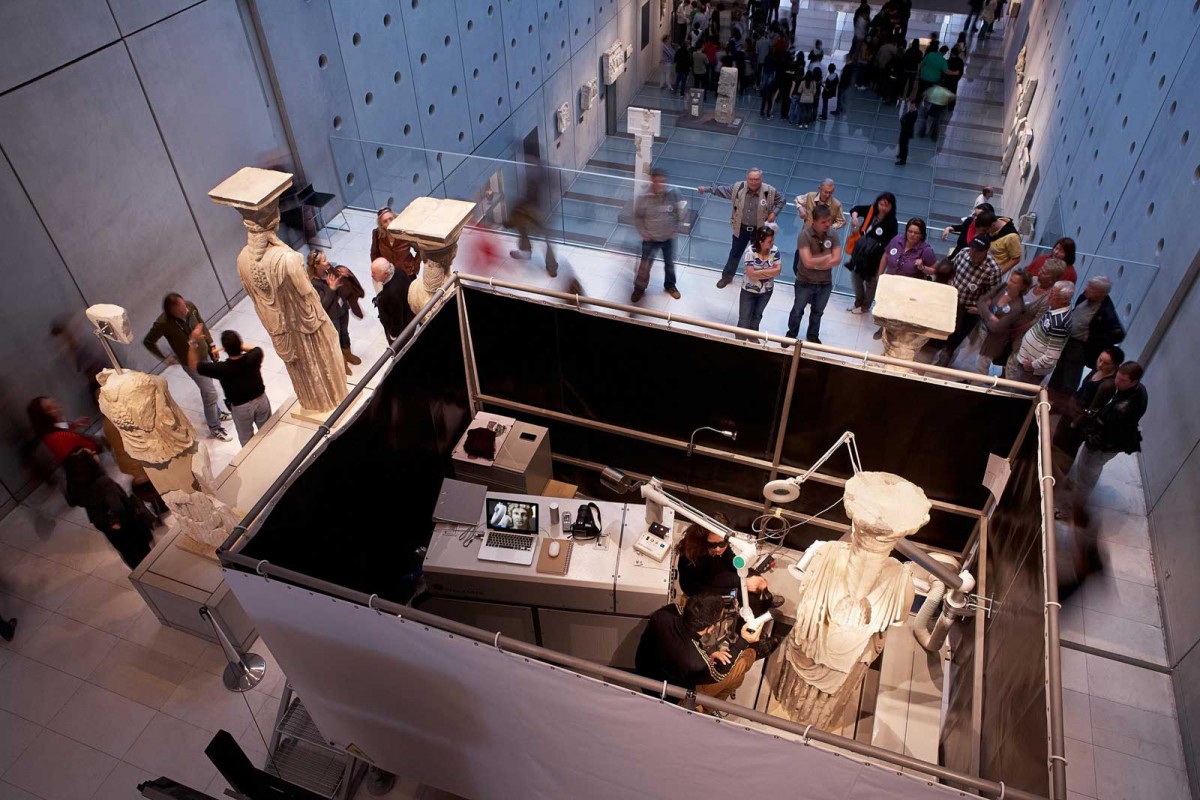 Conservation works of the Caryatids, the Kore from the south porch of the Erechtheion temple. © Acropolis Museum. Photo: Giorgos Vitsaropoulos.
