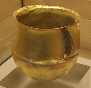The Fritzdorf cup. (Photo courtesy Archaeological Heritage of Emilia Romagna)