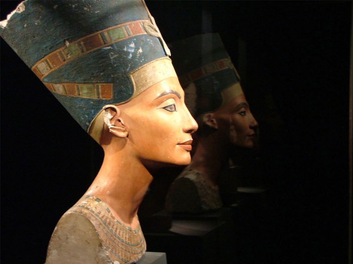 The bust of Nefertiti, the most famous representation of a female face in the world after La Gioconda.