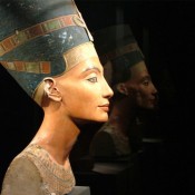 Nefertiti travels to Valencia