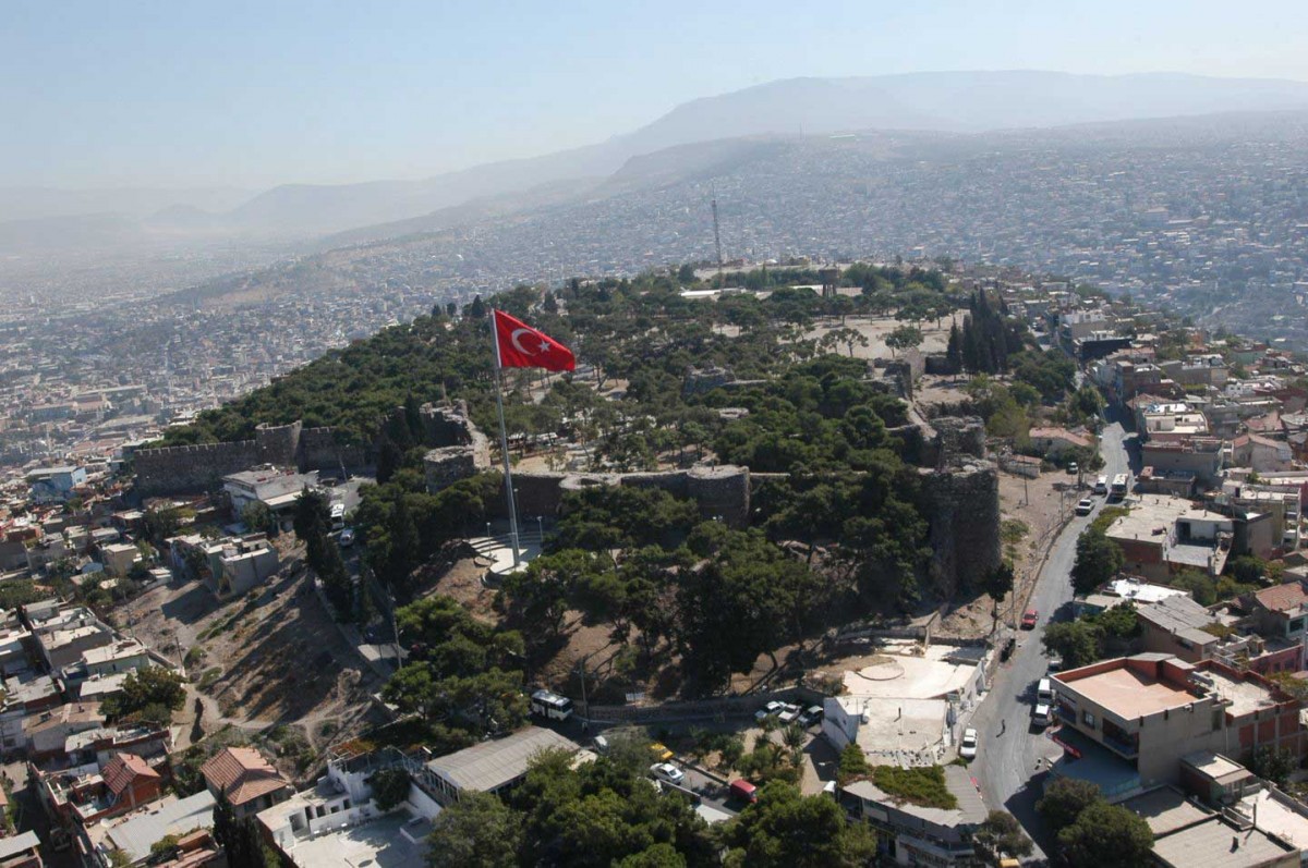 The Kadifekale hill and the Byzantine fortification.