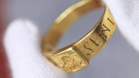 Roman ring inscribed with the name Senicianus.