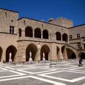 Museum attendance rises in Greece