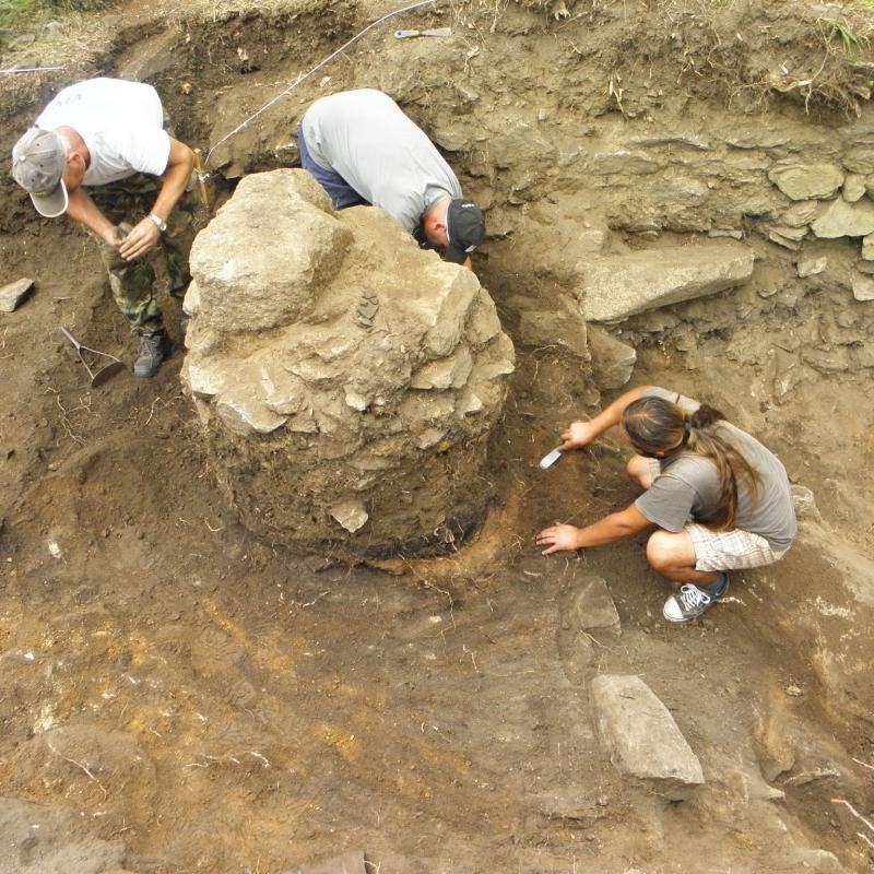 Revealing a Thracian temple in Sredna Gora, Bulgaria.