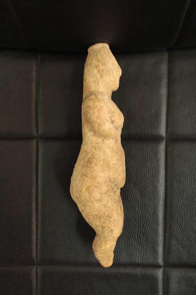 Two arrested for illegal possession or rare Neolithic figurine