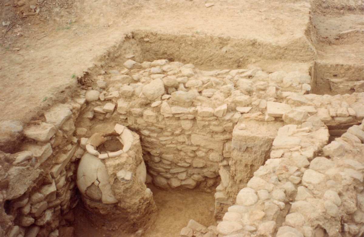 Fig. 16. Architectural remains of the Middle and early Late Bronze Age (Trench 3).