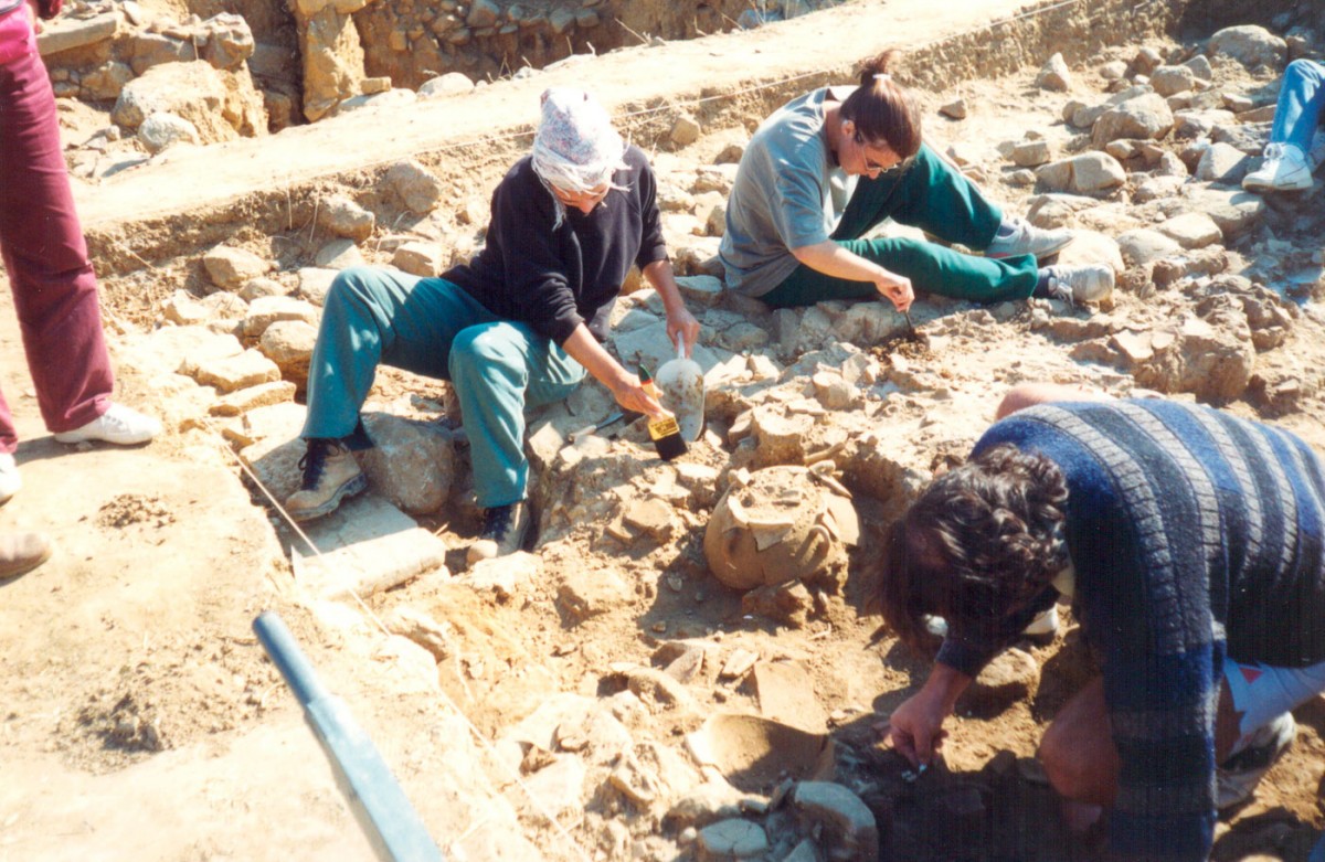 Fig. 49. Snapshot of the excavation at Trench 3 (1995).