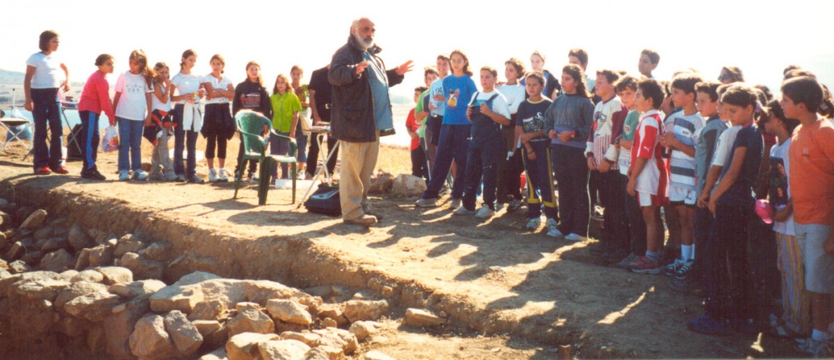 Fig. 53.  Guided tour by the director of the excavations.