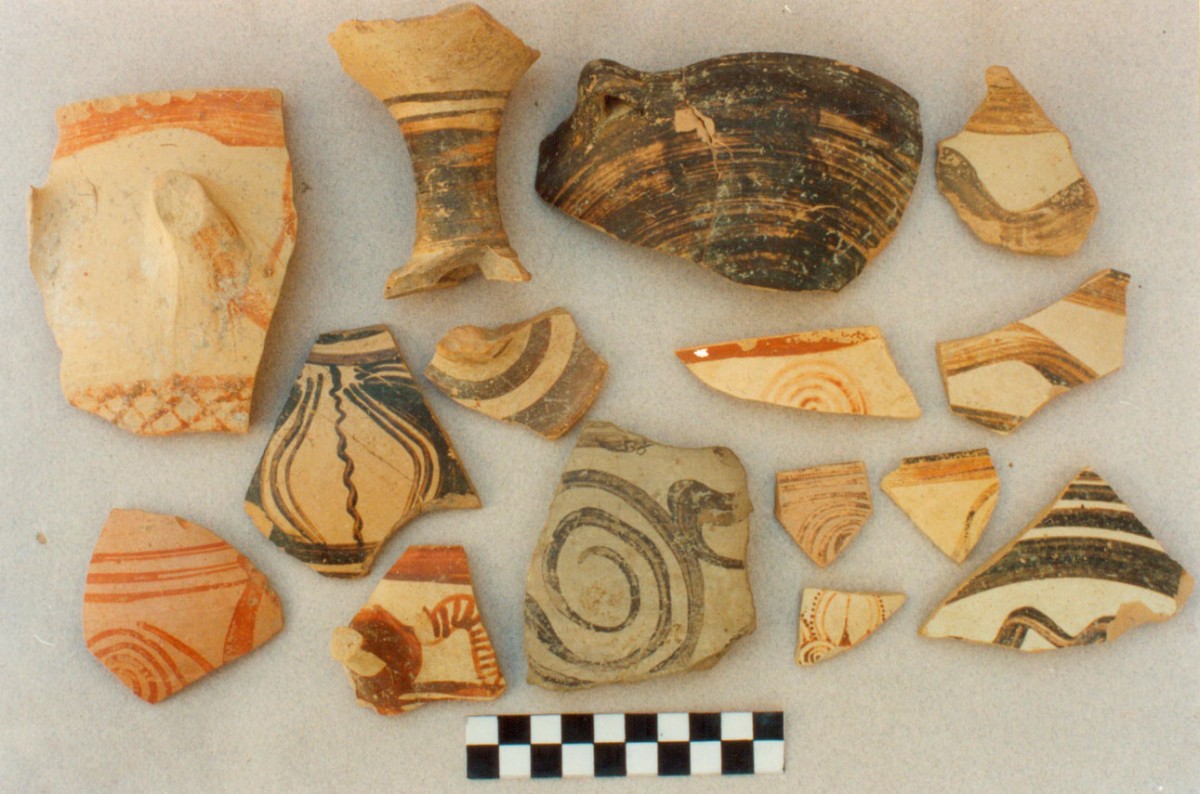 Fig. 1. Samples of Mycenaean pottery collected during surface surveys on Koukonisi.