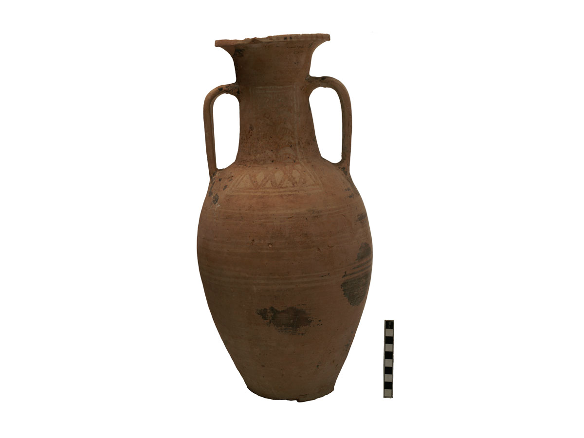 Fig. 1. The Late Geometric amphora from Aitania, Pediada (photo: I. Papadakis-Ploumidis).