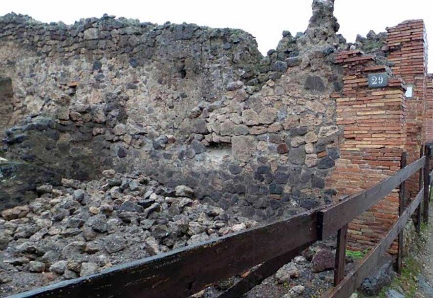 Collapsing walls at the ancient Roman city of Pompeii have raised fresh concerns about
Italy's efforts to maintain one of the world's most treasured sites [Credit: EPA]