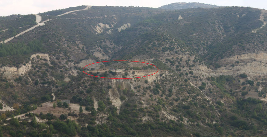 Fig. 1. The site of the mountainous Epipalaeolithic campsite of Vretsia-Rhoudias. The site is indicated with a red circle.