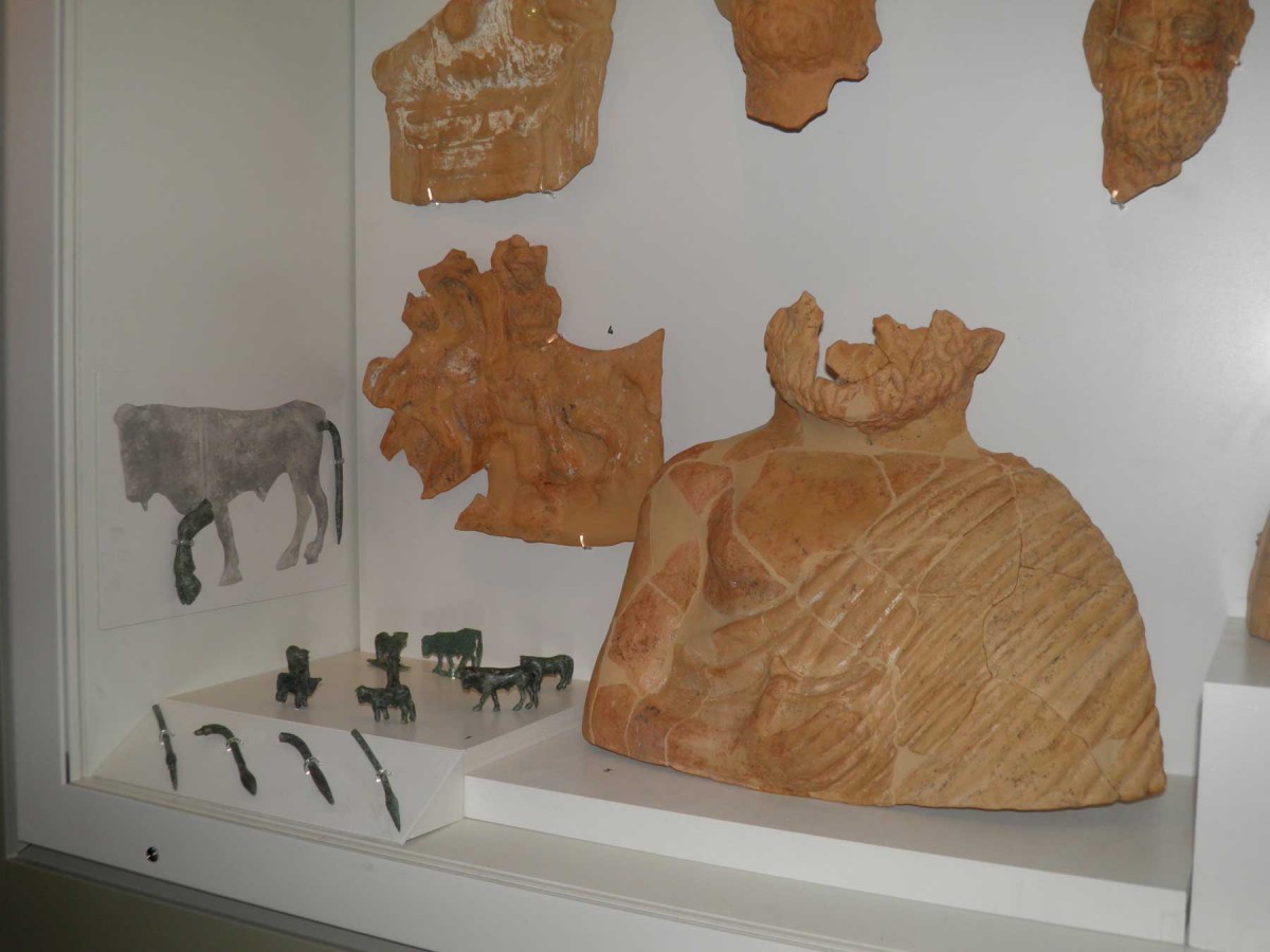 The figurines are exhibited in room A of the museum (© Archaeological Museum of Arta). .