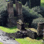 Pompeii Crumbles Revisited