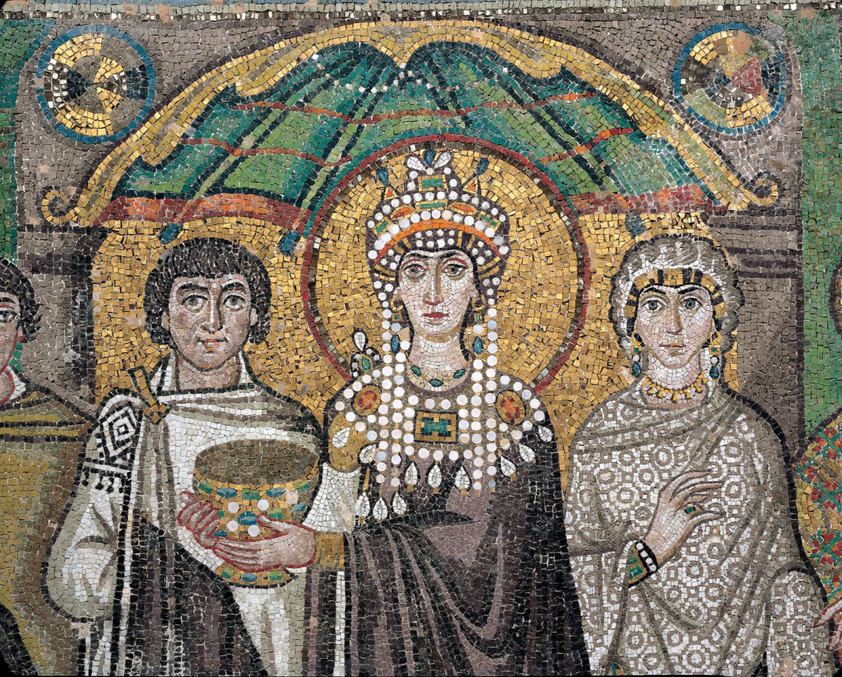 Empress Theodora, wife of Justinian I, and her entourage. Mosaic panel (detail), 547 AD.  San Vitale,  Ravenna, Italy. 