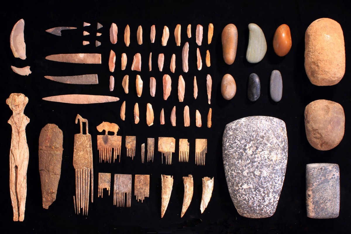 Content of a tomb excavated at Hierakonpolis, Egypt. Predynastic period. Photo: Luxor Times/ Renée  Friedman.