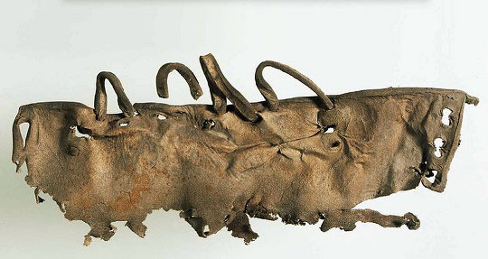 This neolithic shoe was found in the alpine ice between the Bernese Oberland and Valais regions. (KEYSTONE/Canton Bern Archaeological Service)