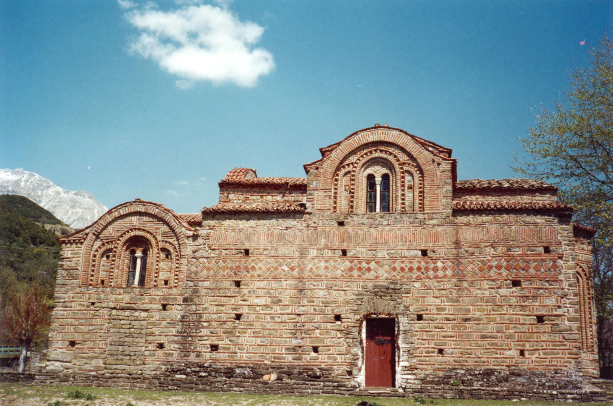 Fig. 4. View of the North side of the Katholikon of the Red Church. (Private collection of Angelos Sinanis) 