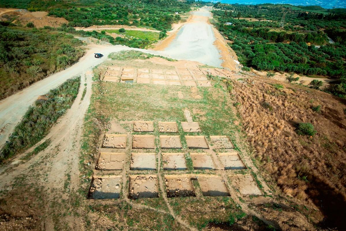 Fig. 1. View of excavations in the Makyneia district. 