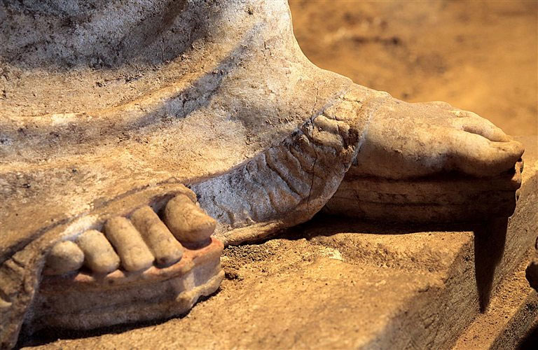 Amphipolis Caryatids: Their toes are depicted in very fine detail.