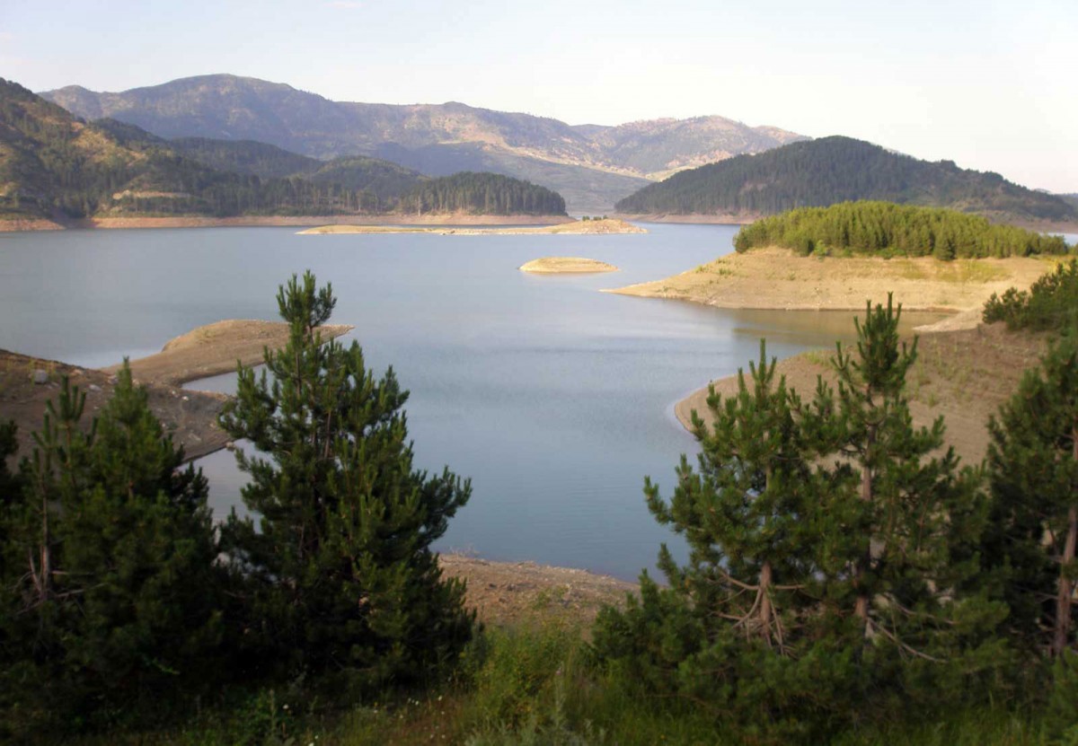 Fig. 1. Artificial lake at the springs of the river Aoos north of Metsovo. (Source: author’s archive)