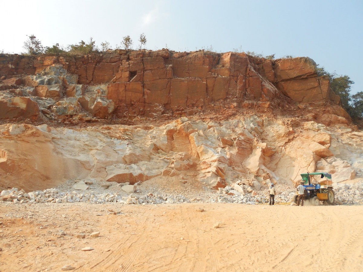 Paleosol – lower part and pale coloured – locally quarried for the mineral pyrophyllite (credit: Quentin Crowley - Trinity College Dublin).