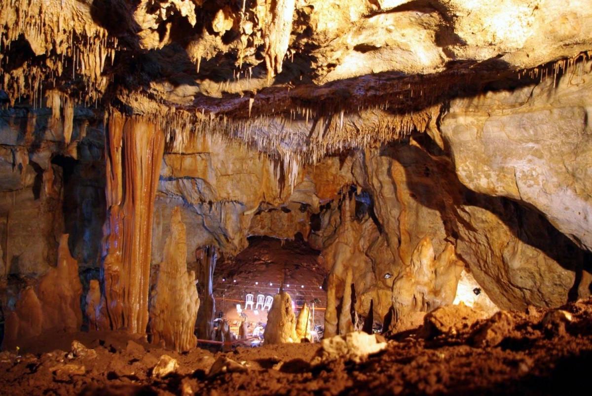 The interior of the Manot Cave in Israel's Galilee, where a 55,000-year-old skull sheds new light on modern human migration patterns. Credit: Amos Frumkin / Hebrew University Cave Research Center.

