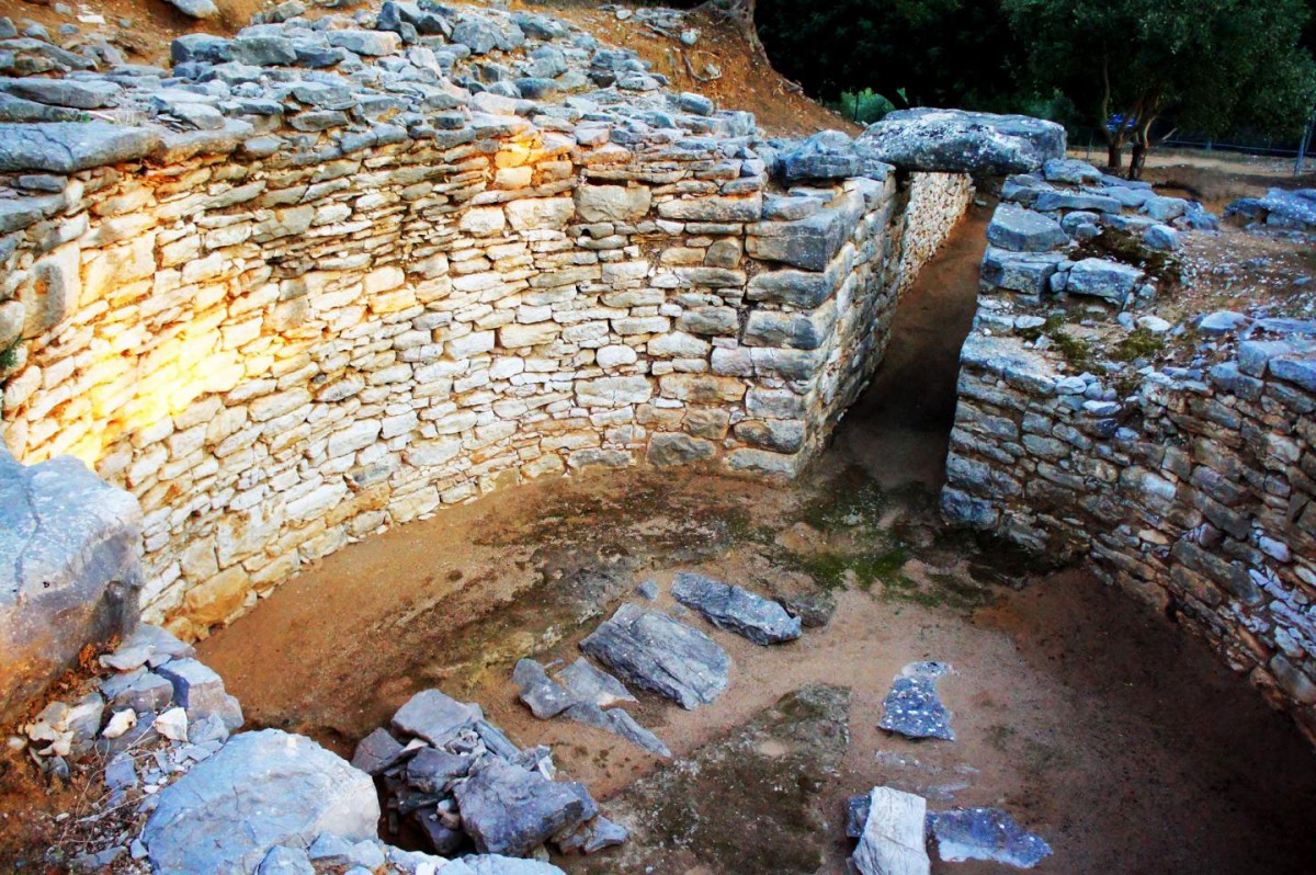 Nichoria: This is the monumental Bronze Age tomb at Nichoria from above.
Credit: Jonida Martini.