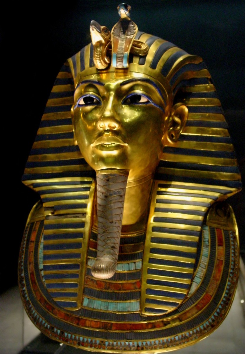 2003 photo of Tutankhamun’s burial mask at the Egyptian Museum in Cairo.