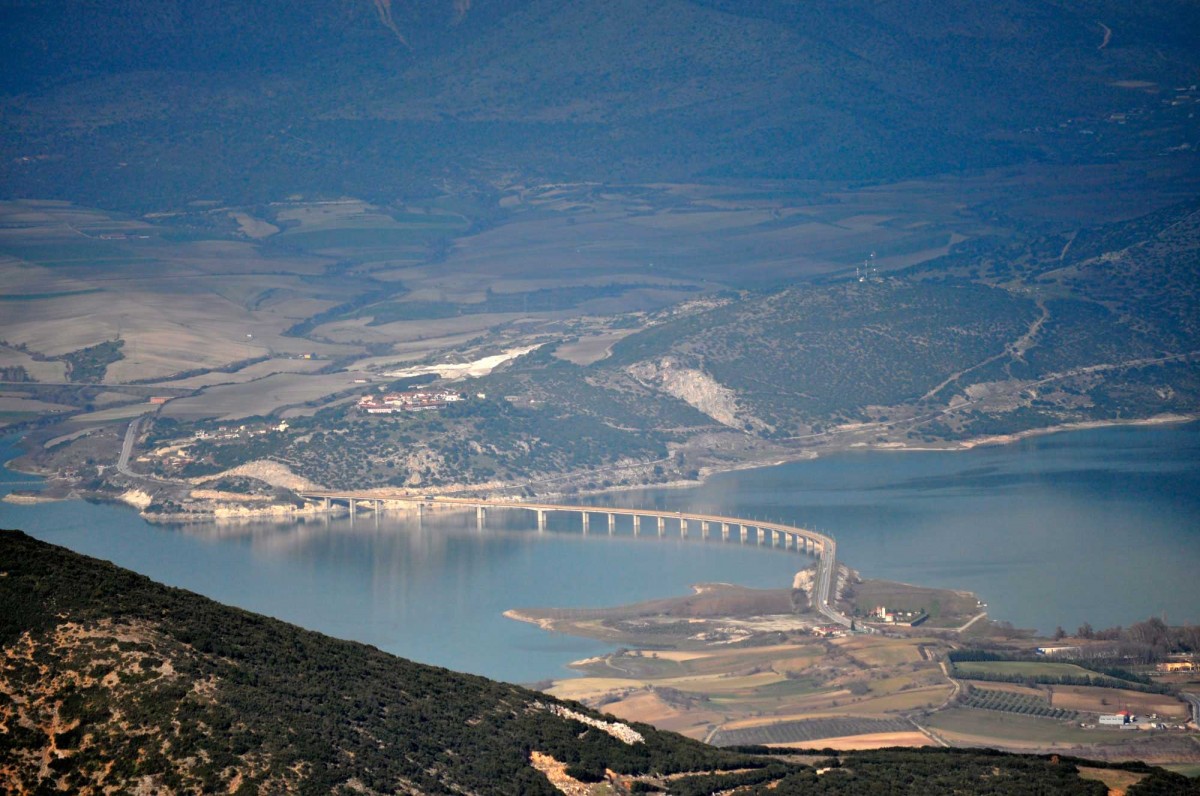 Fig. 6. Southern view of the “High Bridge of Servia” and Neraida.