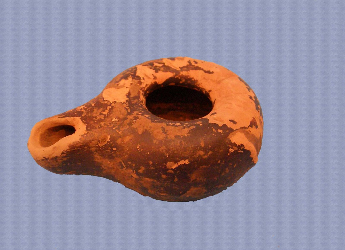 Fig. 3. Clay lamp from Gouriana. Archive of 33rd EPCA (Ephorate of Prehistoric and Classical Antiquities).