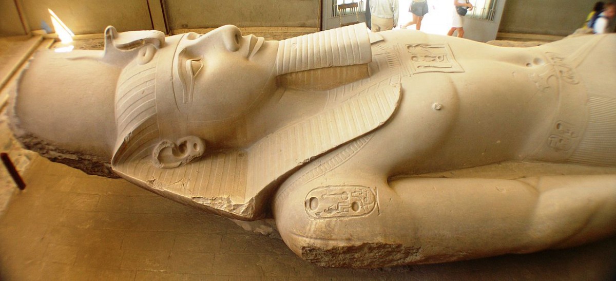 Ramses Colossus in Memphis. View from second level of museum. (Source: Wikimedia Commons)