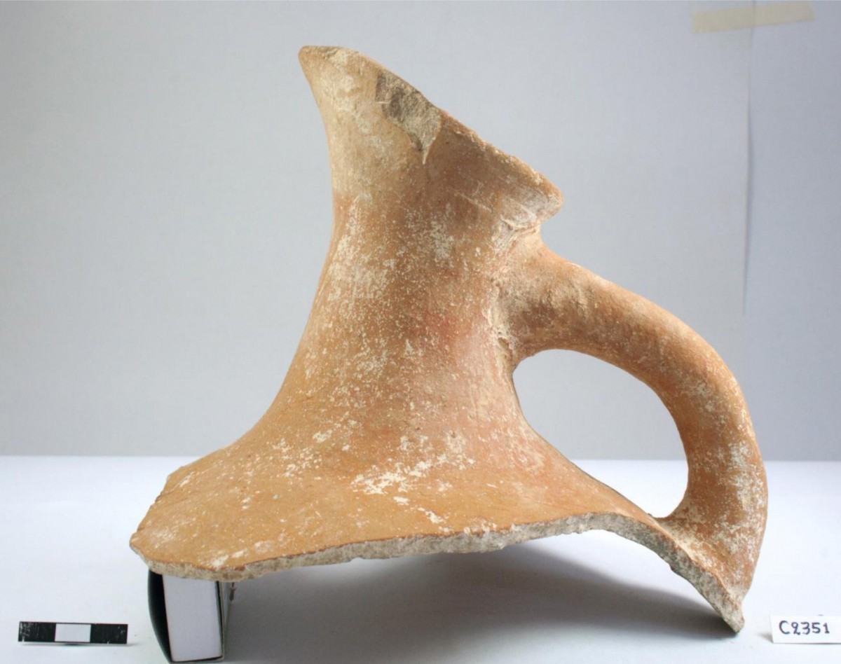 Fig. 3. Beaked jug with a backward tilting neck from Dhaskalio Phase C.