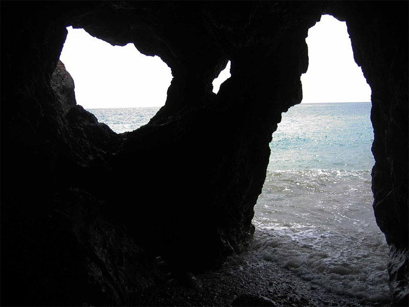 Five-year old Neanderthal fossils in a hyena’s den