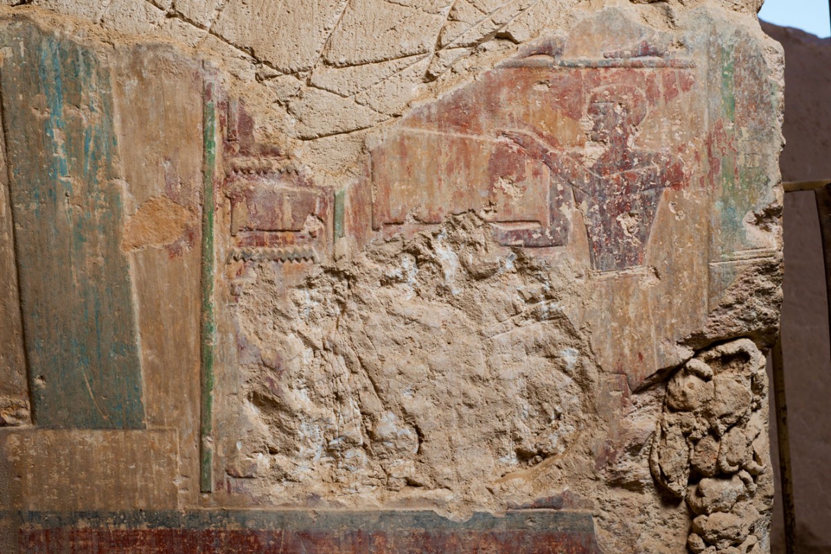 Djehutyhotep tomb: Close-in view showing scratches made by tomb robbers. Courtesy of KU Leven – Egyptologie.