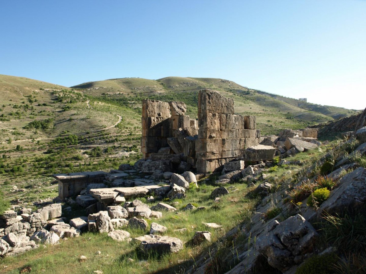 These are the standing remains of the large 2nd c. CE Graeco-Roman temple at Hosn Niha, unchanged since first recorded in the early 19th c. CE. The walls still stand to a height of 10m. Credit: University of Leicester/ American University of Beirut