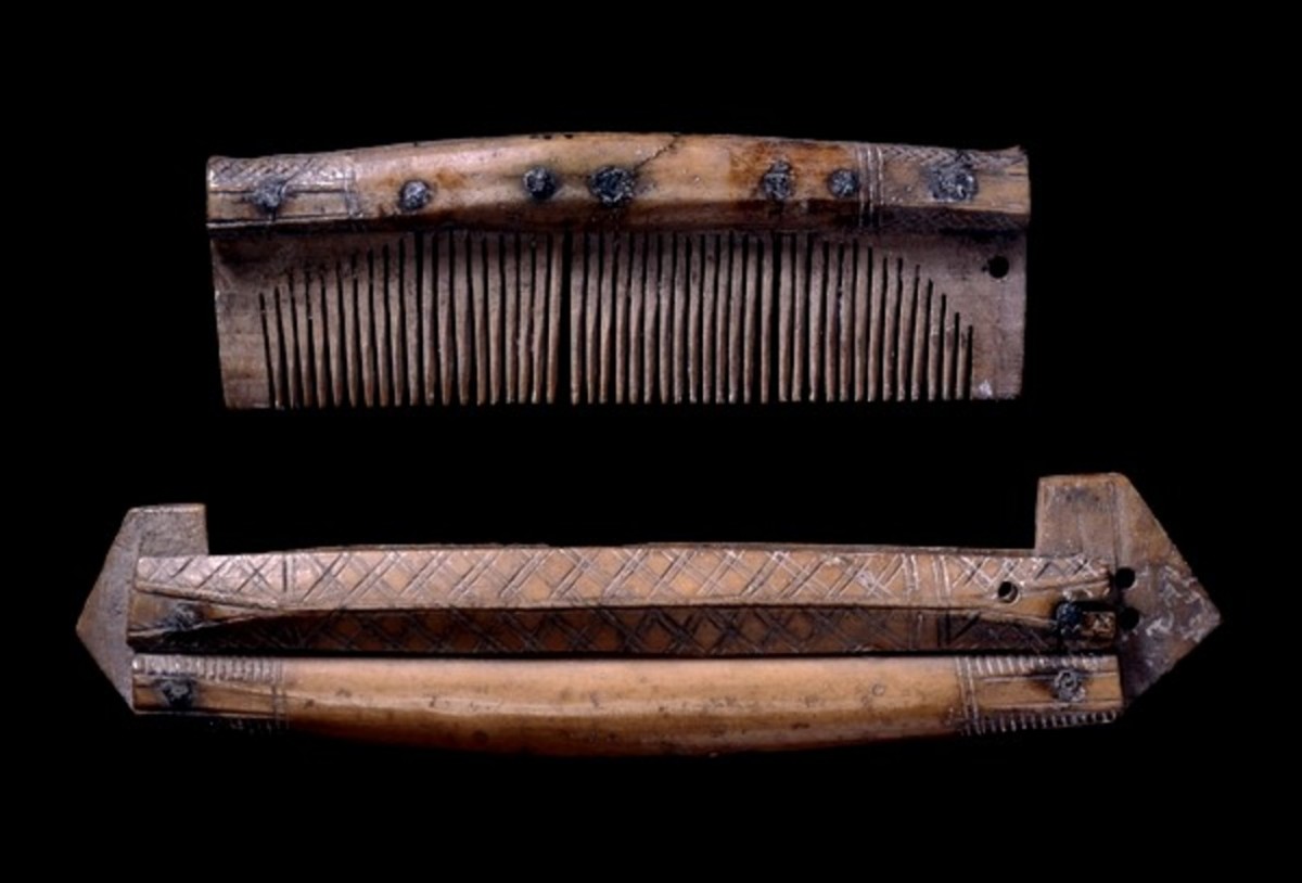 Antler comb with matching case. Viking, 9th-10th century AD
From York, England. British Museum. 