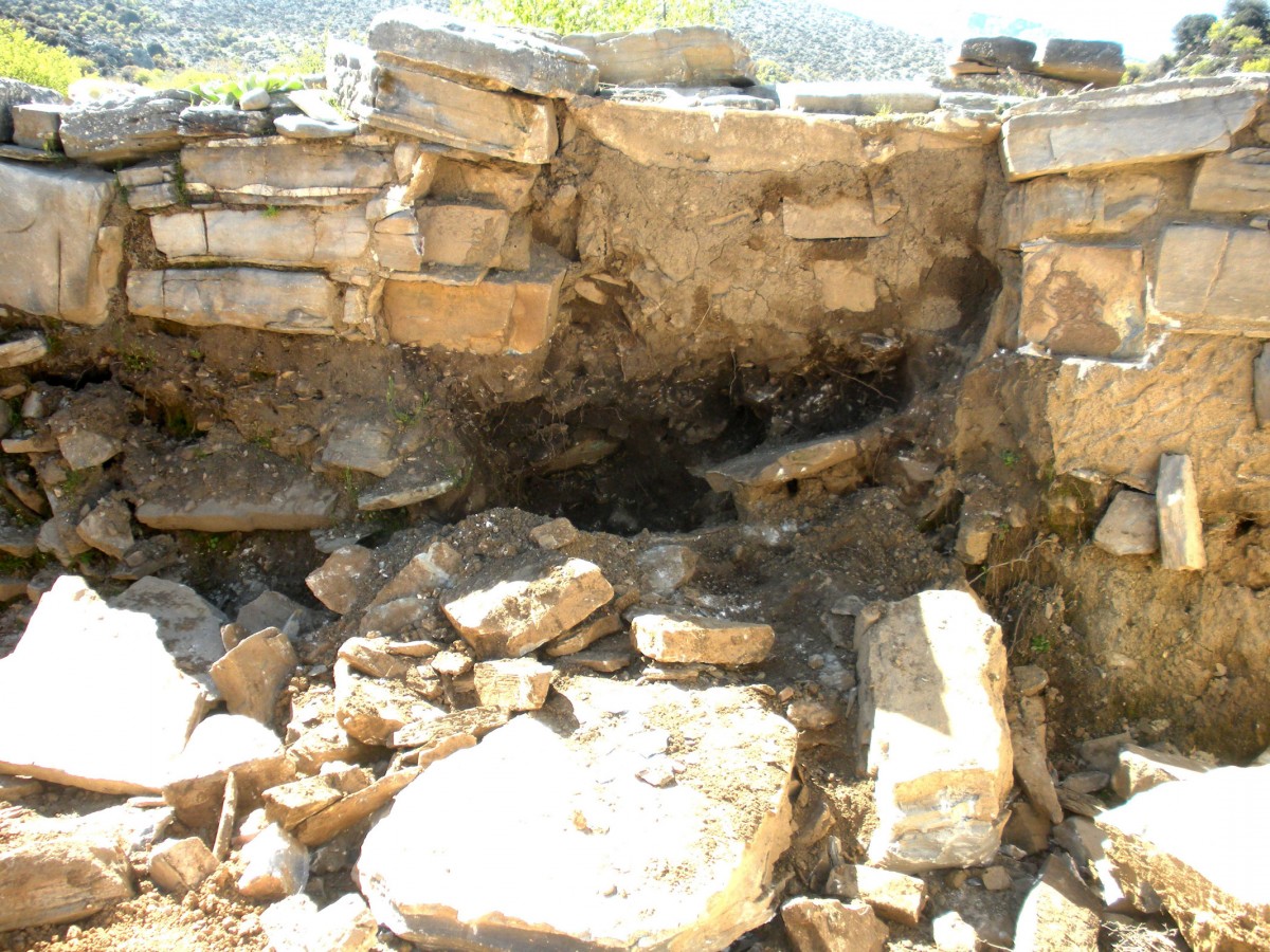 Disaster picture after looting at Ancient Zominthos. (Photo: Ministry of Culture, Education and Religious Affairs)