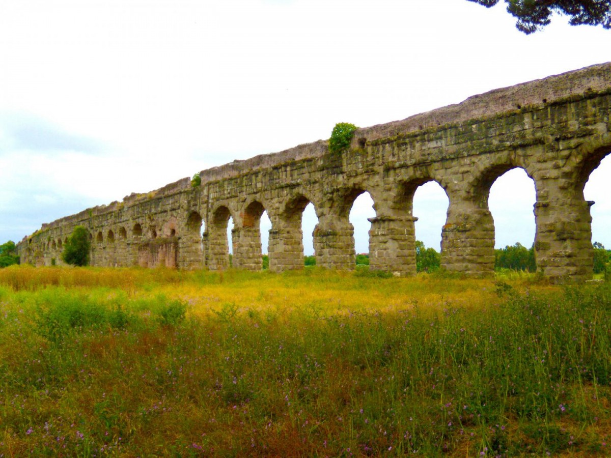 The aqueducts of Roma Vecchia delivered water from the Apennines into Imperial Rome. Credit:
Courtesy of Bruce Fouke