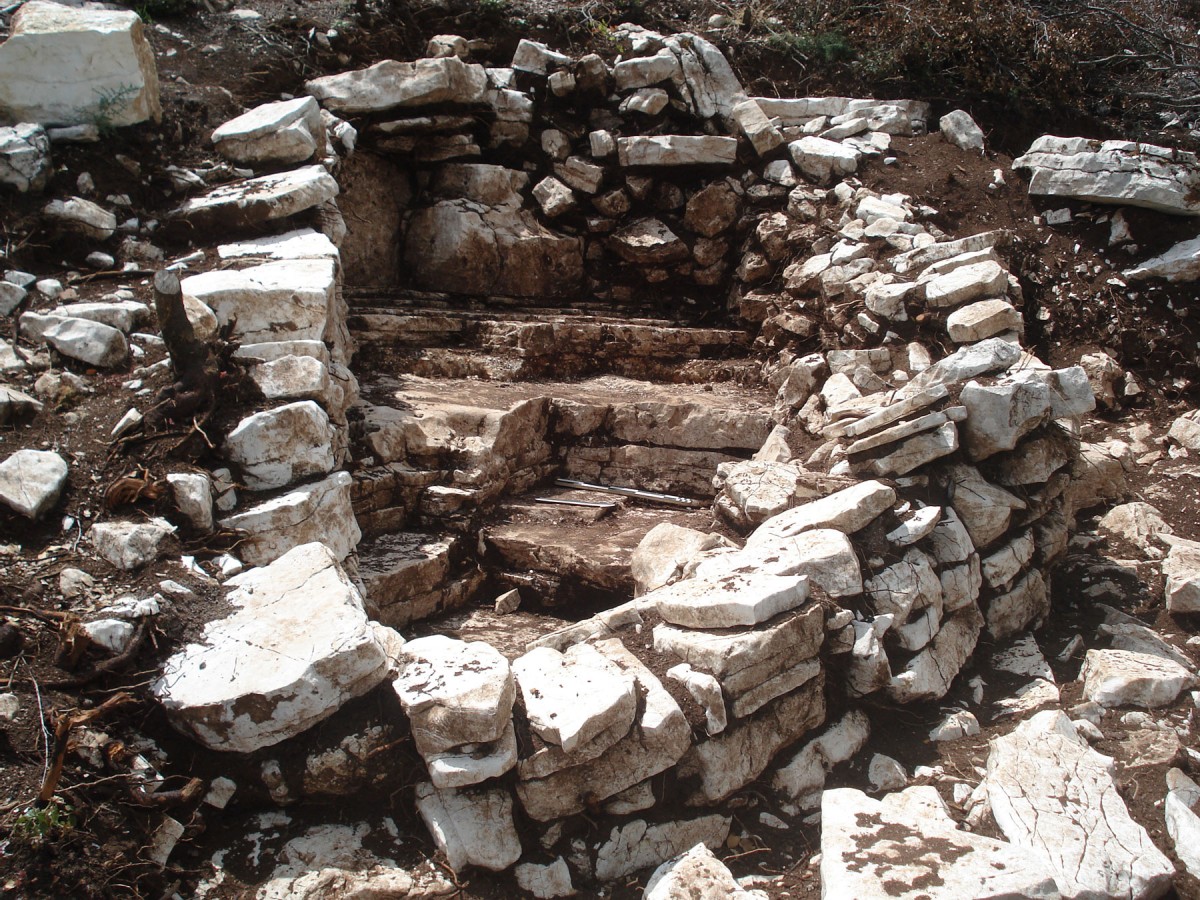Ammotopos: Building remains.  (Photo: Ephorate of Antiquities of Arta)