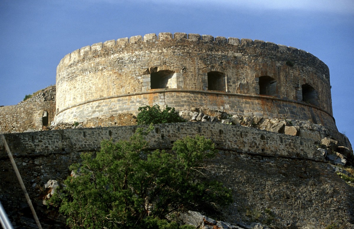 Fig. 29. Spinalonga, the Moceniga halfmoon.