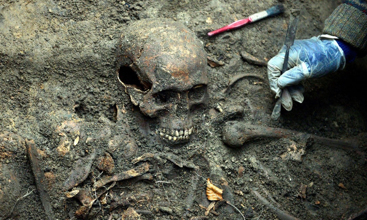 One of the skeletons discovered in a mass grave in Durham that have been identified as the remains of Scottish prisoners after Battle of Dunbar in 1650. Photograph: Craig Connor/NNP/Durham Universi/PA.