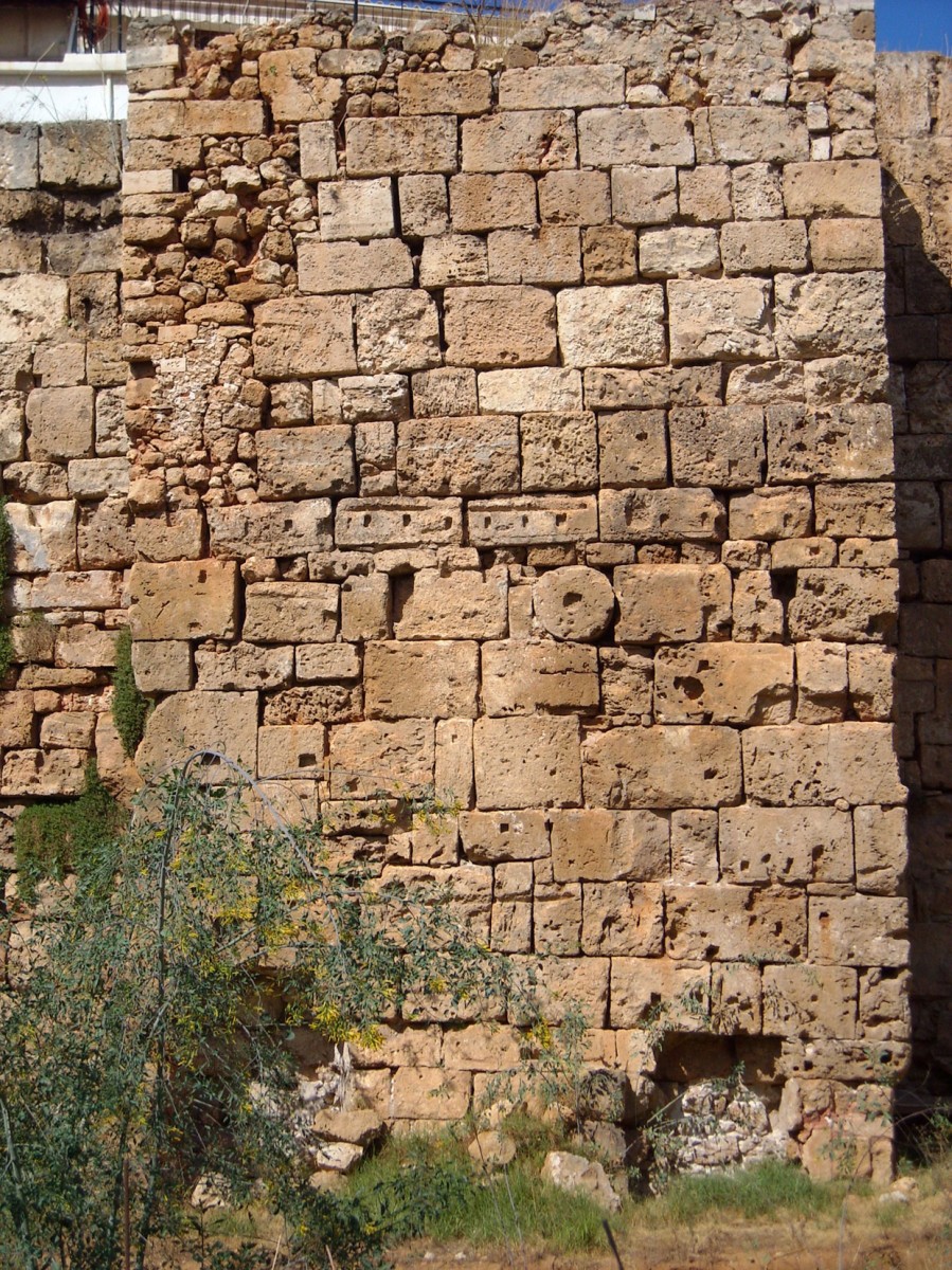 Fig. 4. The southern side of the fortification enclosure of Early Christian Cydonia (today’s Chania). (Michalis G. Andrianakis, “The work of the Scientific Committee for the enhancement of the Byzantine and Venetian fortification enclosure of Chania’’, Archaeological Work in Crete 1, Minutes of the 1st Meeting, Rethymnon, 28-30 November 2008, fig. 6, p. 103).