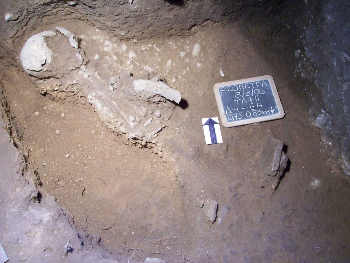 Fig. 38. Mesolithic burial missing lower parts, hands folded under head in sleeping position, dating from 7586-7384 BC.