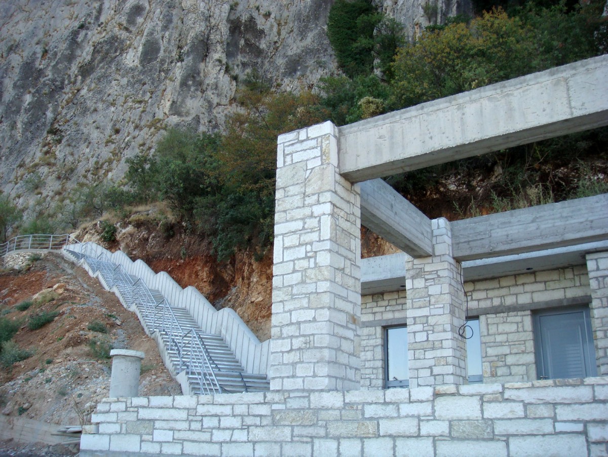 Fig. 2. Flight of steps leading to the Theopetra Cave.