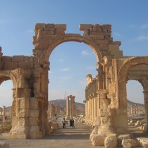 Palmyra’s Arch of Triumph blown up by IS