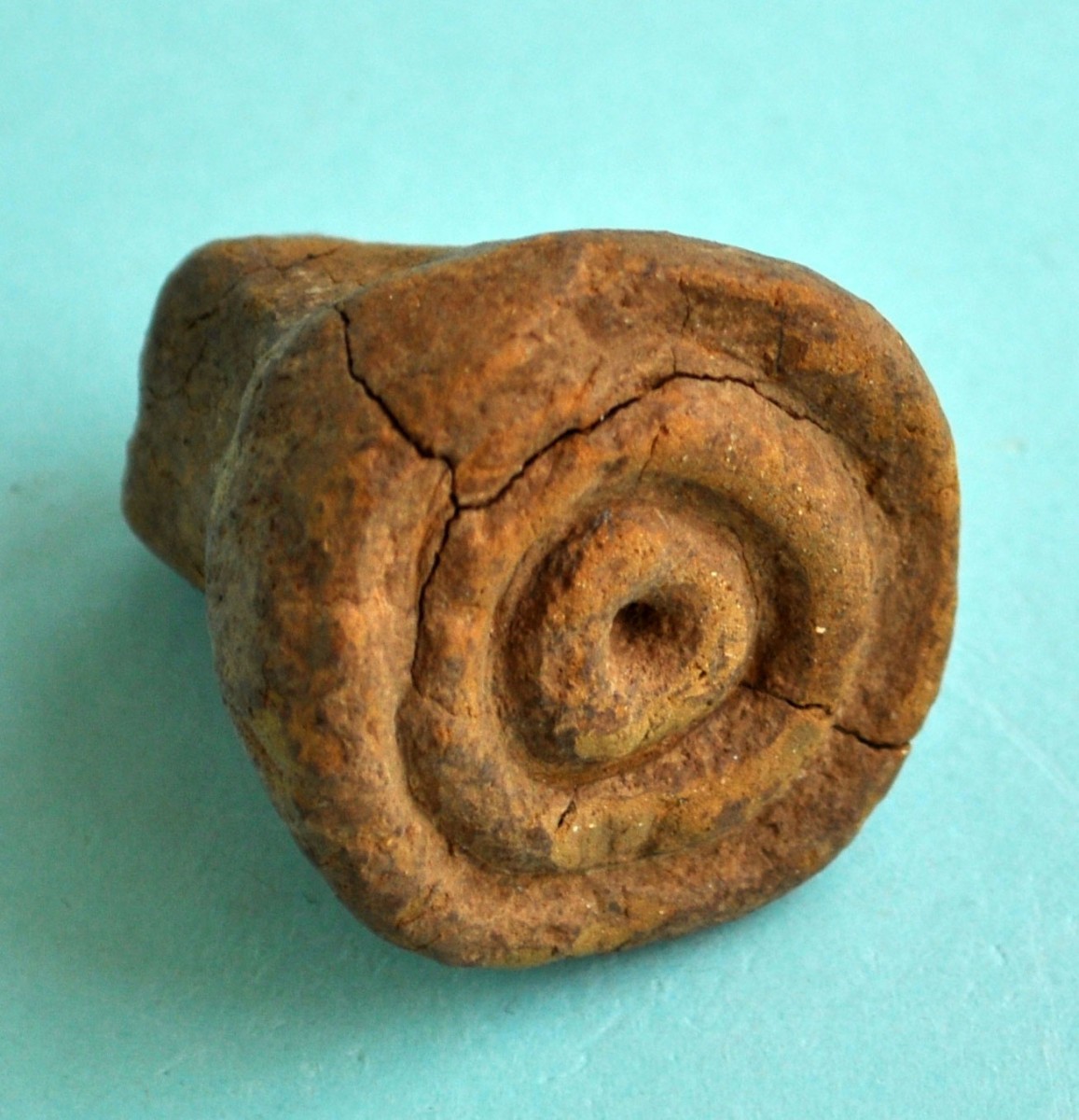 Fig. 4. Clay seal with the motif of three concentric circles, repeatedly found in the Kremasti settlement.