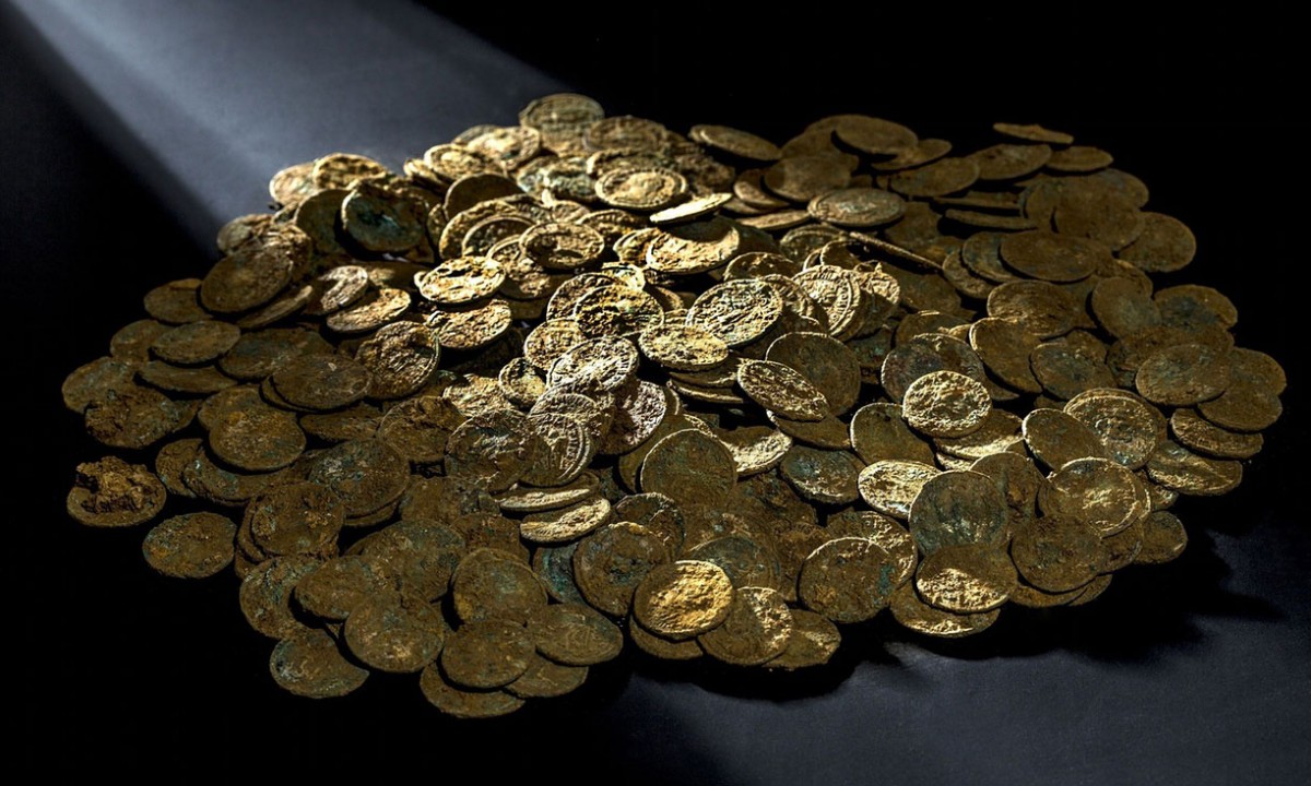THe coins are in excellent condition and the imprint completely legible. Photo Credit: AFP/Kantonsarchaeologie Aargau .